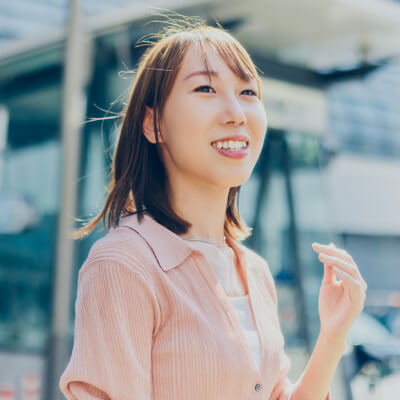 岩上 莉菜（人物写真）